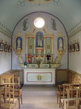 Interieur kapelletje in les Cernoniers